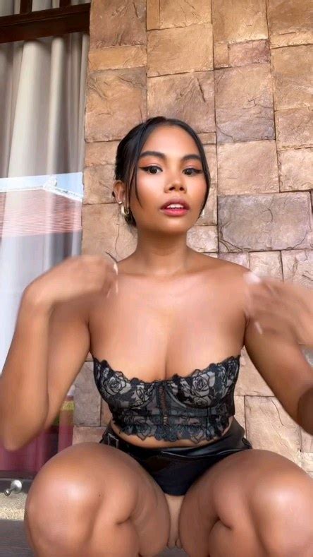 Filipina MorenaMitch .